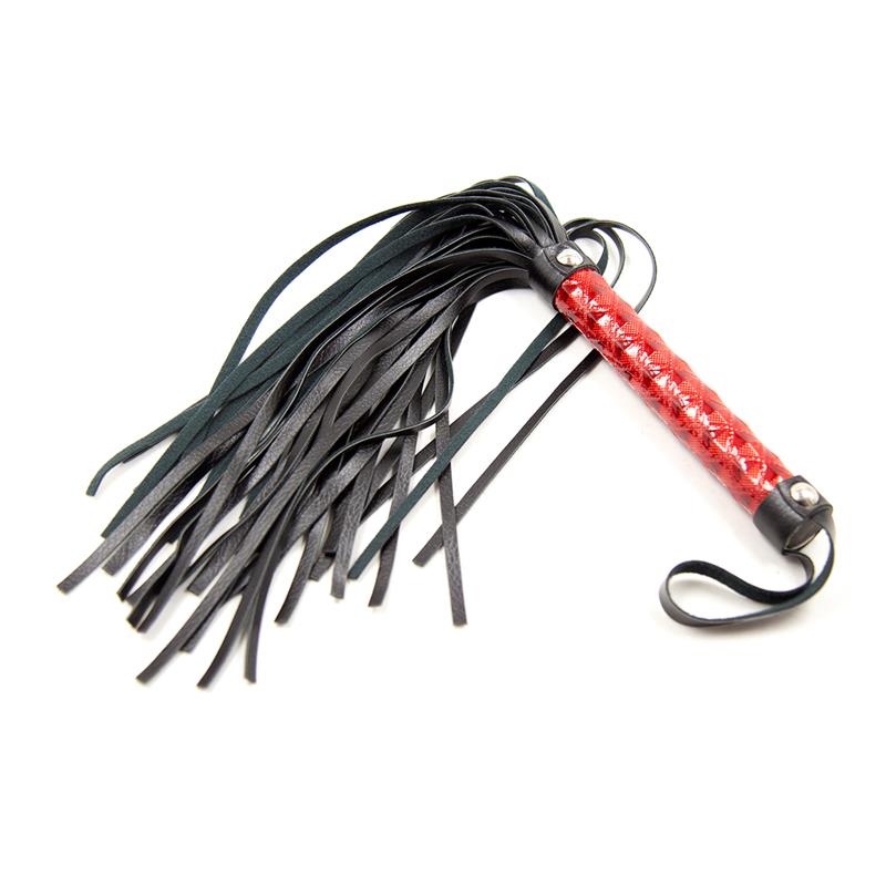 flogger-diamond-pattern-and-metal-hardware-39-cm-red